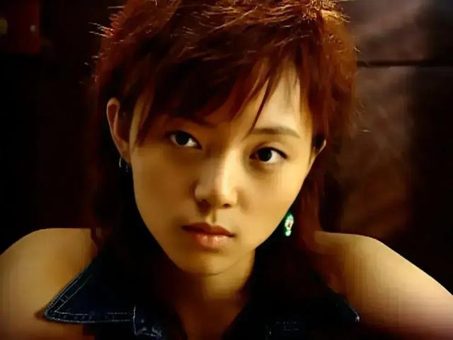 她出身好,长得漂亮,演技也好,出道20年不争不抢讨人喜欢