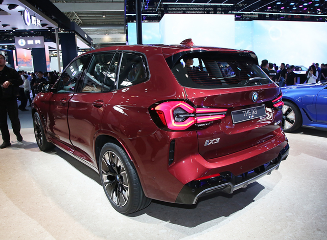 德系豪华纯电大5座PK,smart精灵#5对比宝马iX3,谁更值得推荐?