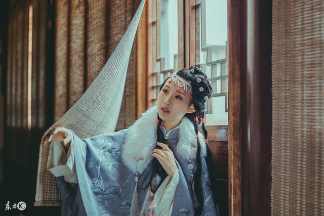 小说:美女任职重案组,帅气刑侦队长拒绝升职,只为与她共同破案