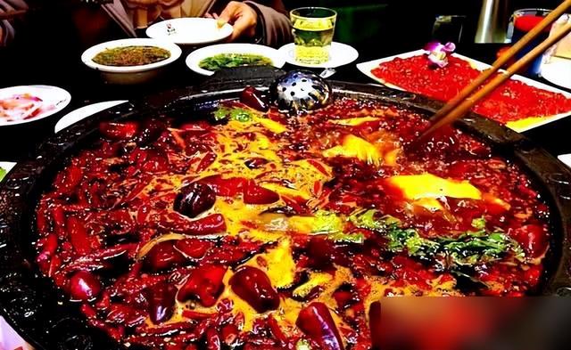 俄罗斯美女到重庆,第一次吃火锅痛哭直言:里面真的有火!