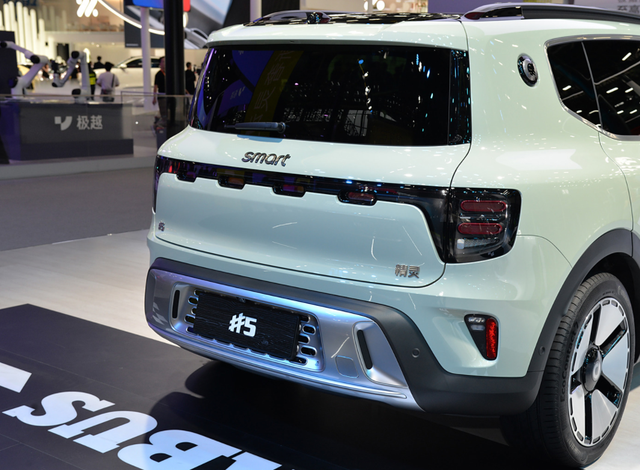 德系豪华纯电大5座PK,smart精灵#5对比宝马iX3,谁更值得推荐?