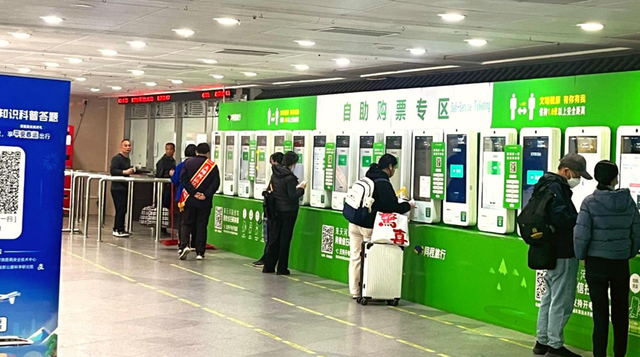 春运首日天河客运站发送旅客超3000人次,部分线路推出“坐5送1”优惠