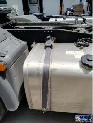 汽车油箱绑带(卡车有哪些螺栓要日常检查和维护？学会这些从新司机秒变老司机)