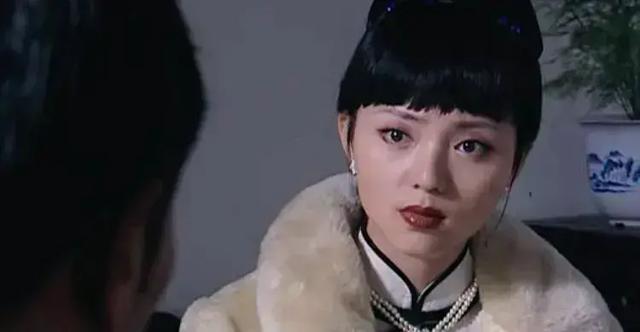 她出身好,长得漂亮,演技也好,出道20年不争不抢讨人喜欢