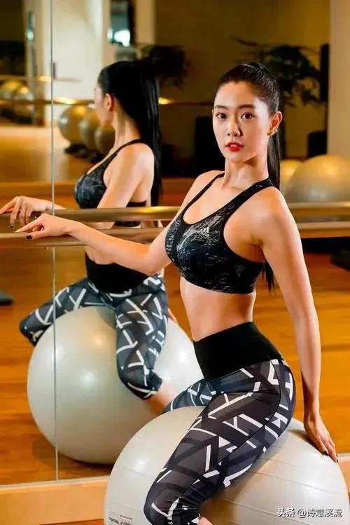 亚洲第一美女克拉拉内衣写真曝光: 丰腴之美挑战性感极限!