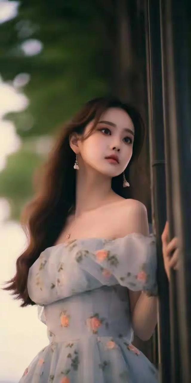 18岁清纯靓丽女孩,天使容颜,精选高清美女图片合集~