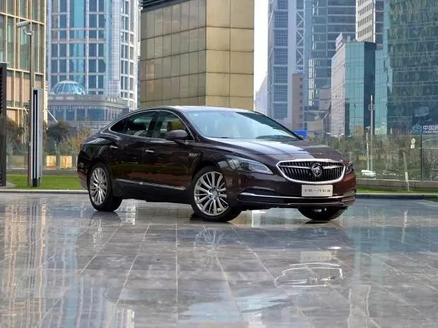 今晚5款重磅车型同时上市,小辣椒团队现场直播,眼晕中