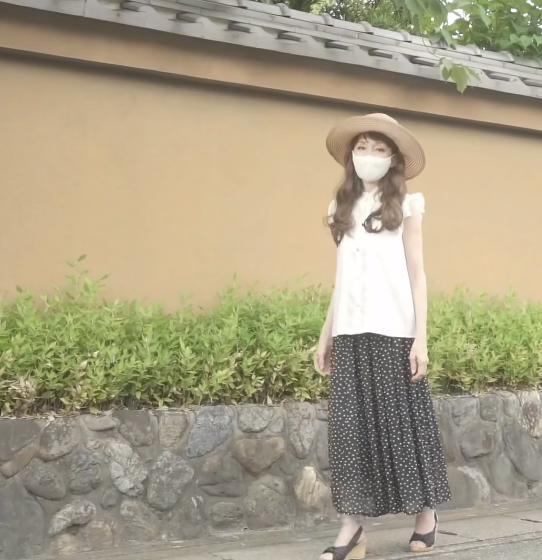 见过64岁的“少女”吗?这位奶奶做到了极致,时髦优雅一眼惊艳