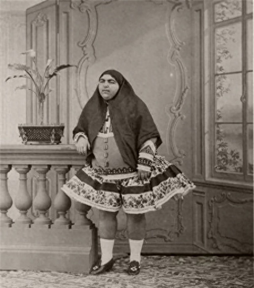 波斯第一美女:体毛浓厚,肌肉结实