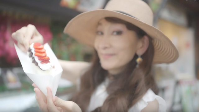 见过64岁的“少女”吗?这位奶奶做到了极致,时髦优雅一眼惊艳