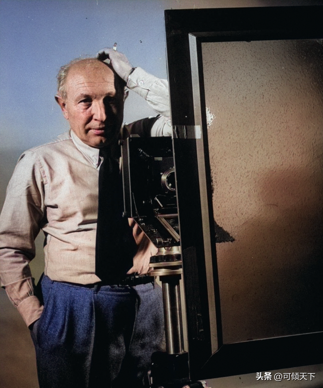 变态的纳粹德国,脱光犹太人女人衣服,集体屠杀!