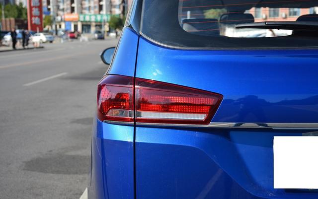 全系6座只卖6万多,7.28w可上自动挡,还看啥宋MAX?