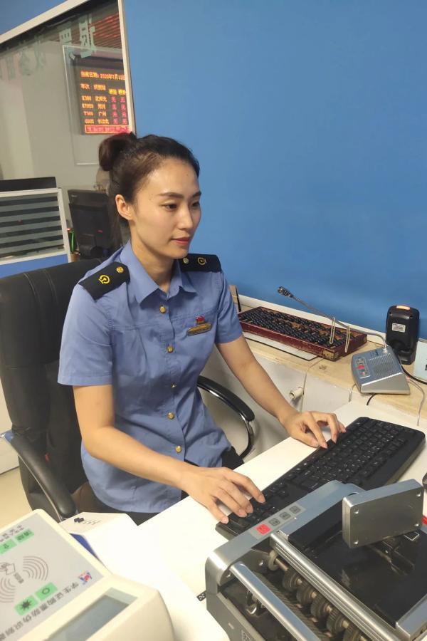 又美又飒!看“兵姐姐”变装