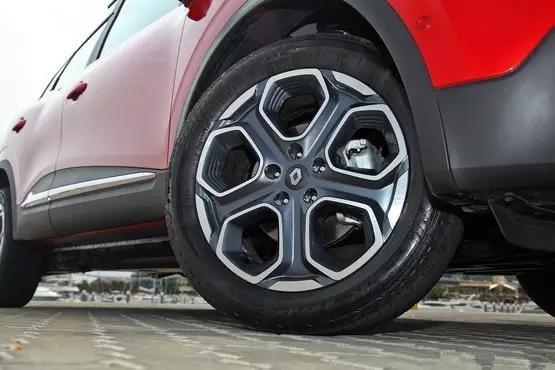 今晚5款重磅车型同时上市,小辣椒团队现场直播,眼晕中