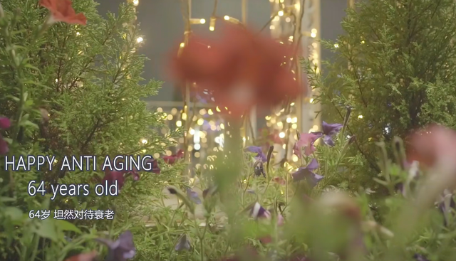 见过64岁的“少女”吗?这位奶奶做到了极致,时髦优雅一眼惊艳