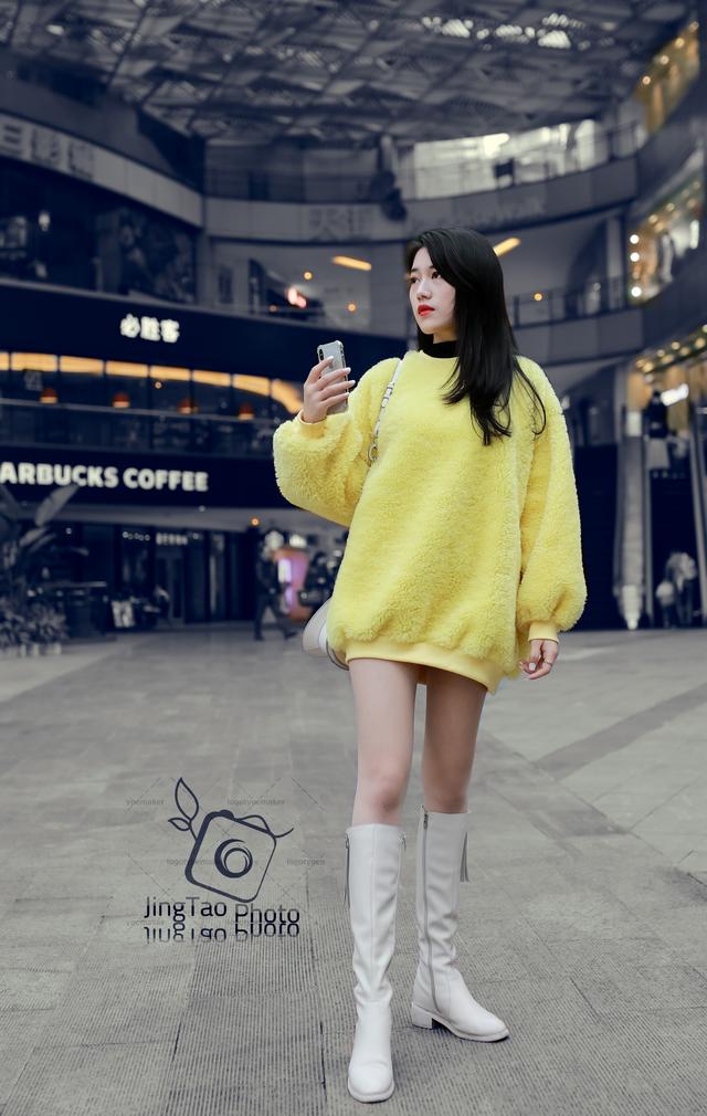 重庆2019年11月街拍集锦:图一小姐姐不怕冷 冬天穿夏装