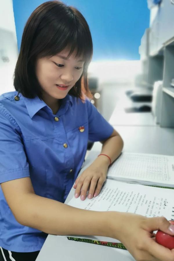 又美又飒!看“兵姐姐”变装