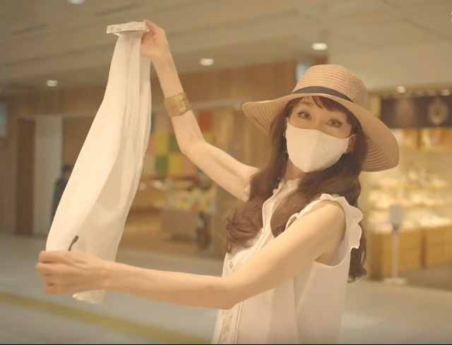 见过64岁的“少女”吗?这位奶奶做到了极致,时髦优雅一眼惊艳