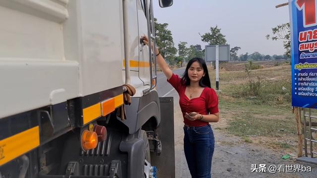 泰国美女开卡车搞货运,双挂卡车开着跟玩似的,不愧是老司机
