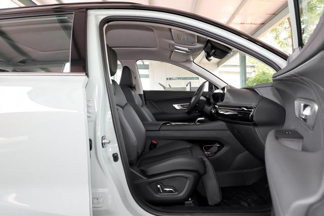 东风与吉利的“碰撞”,同样是混动,皓极VS星越L,谁实力更强?