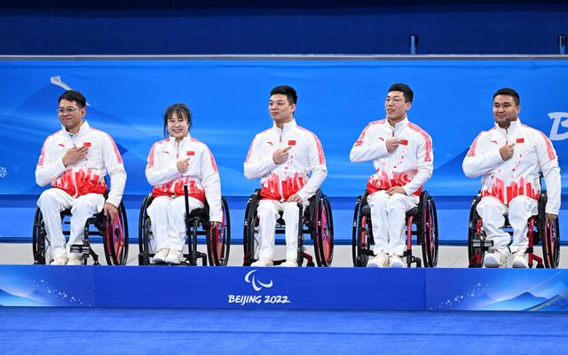 北京姑娘闫卓夺冠后想跟父母说:女儿做到了