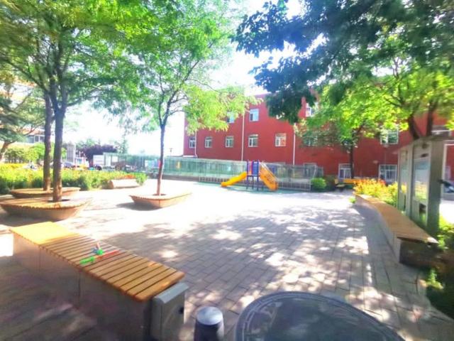 杂乱空地改造成家门口的“口袋公园”,居民锻炼遛弯有地儿了