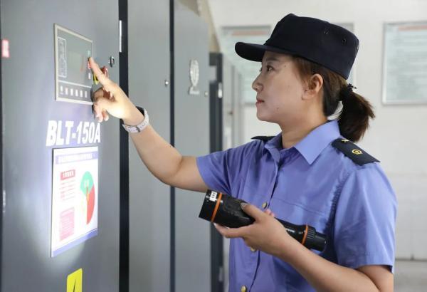 又美又飒!看“兵姐姐”变装