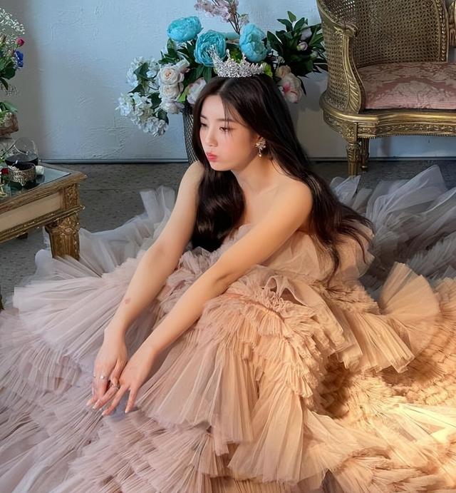 凭傲人胸围出圈,韩国女idol中的三大微胖美女,身材一个比一个好