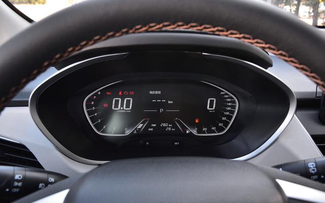 全系6座只卖6万多,7.28w可上自动挡,还看啥宋MAX?