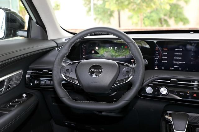 东风与吉利的“碰撞”,同样是混动,皓极VS星越L,谁实力更强?