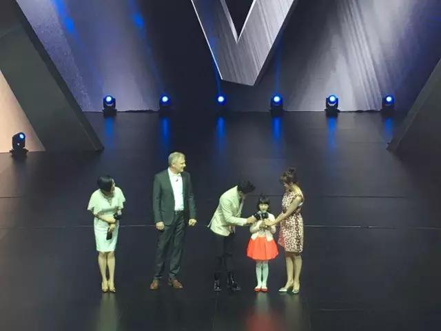 今晚5款重磅车型同时上市,小辣椒团队现场直播,眼晕中