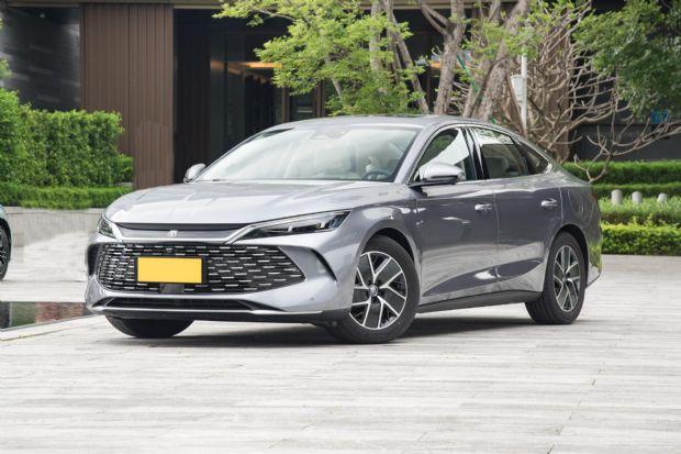 12月轿车销量榜完整版!40款车破万辆,朗逸亚军,小米SU7进前十