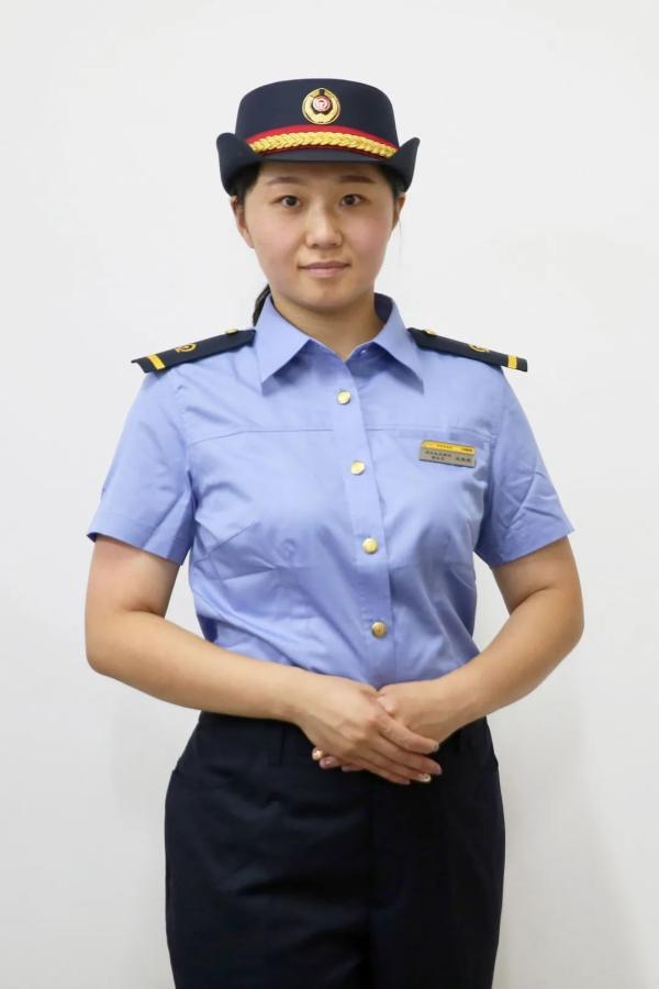 又美又飒!看“兵姐姐”变装