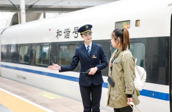 又美又飒!看“兵姐姐”变装