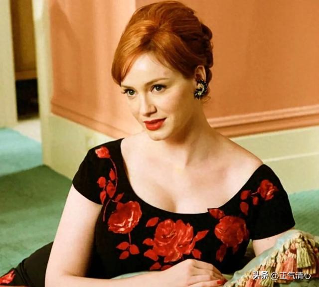 性感狂人:她天生丰乳肥臀令粉丝情难自禁,却又因此而饱受困扰!