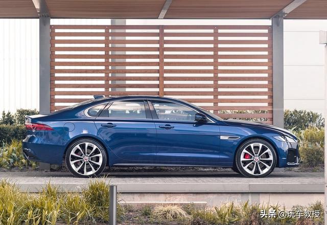 终于换了套好看的内饰!捷豹XFL中期改款堪比换代