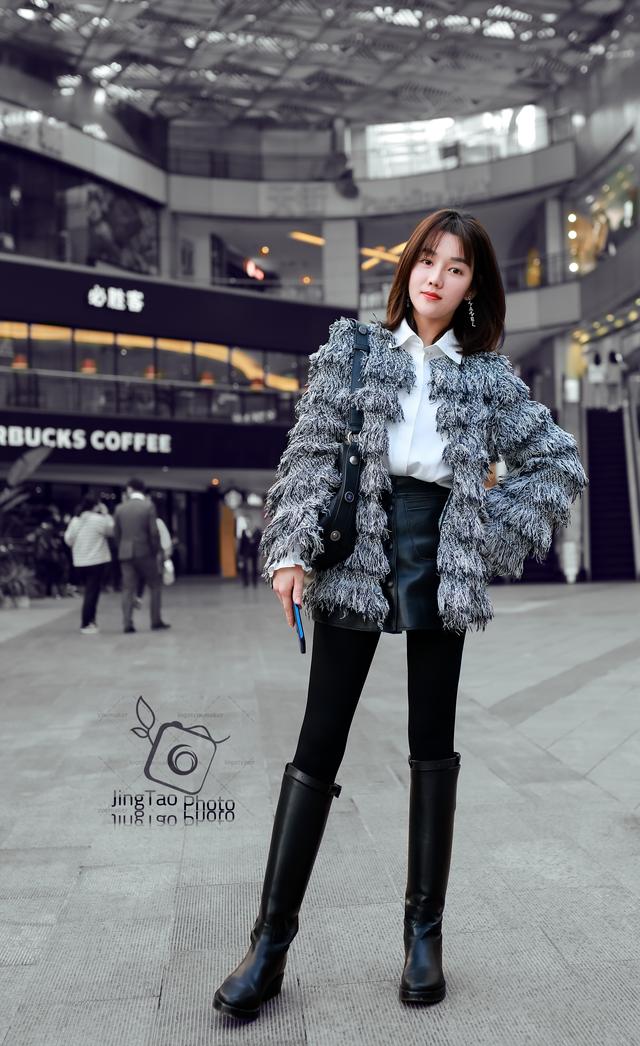 重庆2019年11月街拍集锦:图一小姐姐不怕冷 冬天穿夏装