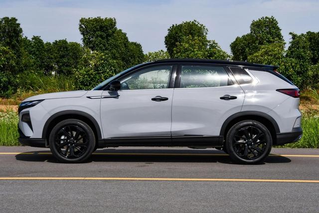 东风与吉利的“碰撞”,同样是混动,皓极VS星越L,谁实力更强?