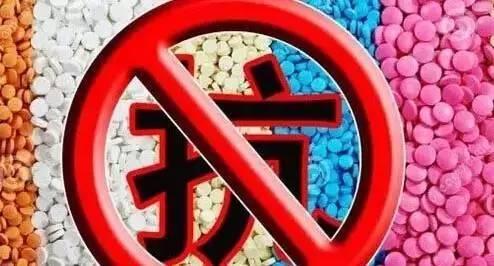 德国人每年将五千万只雄性雏鸡送进毒气室杀死!