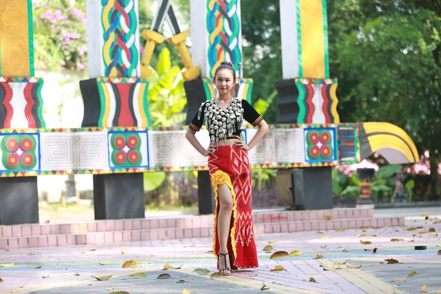 十二个少数民族,十二个节日、十二个民族的美女,版纳旅游攻略