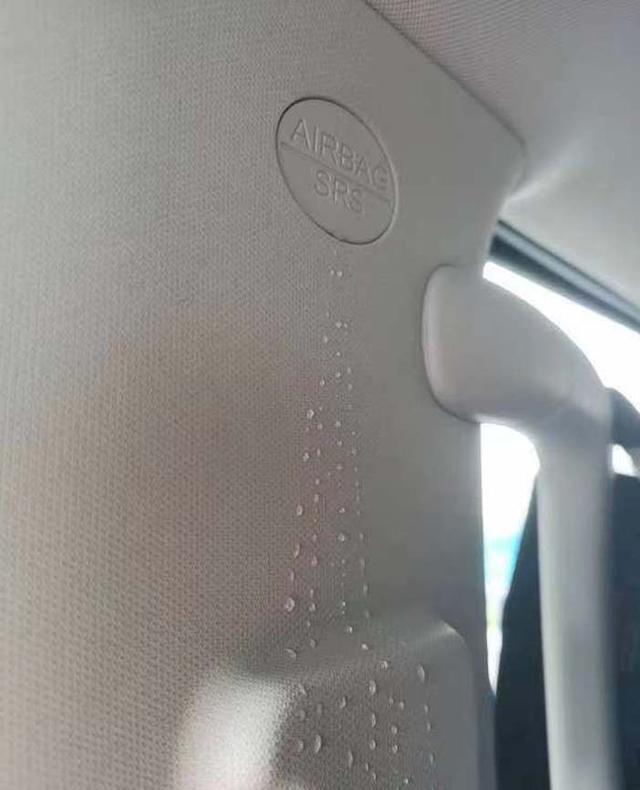 硬派越野怕雨天?多辆长城坦克300新车漏水,车主质疑为设计缺陷