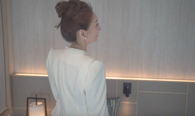 见过64岁的“少女”吗?这位奶奶做到了极致,时髦优雅一眼惊艳