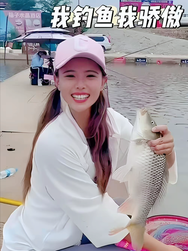 钓鱼界美女齐聚!这10位让你爱不释手钓技女神,谁将问鼎钓界巅峰