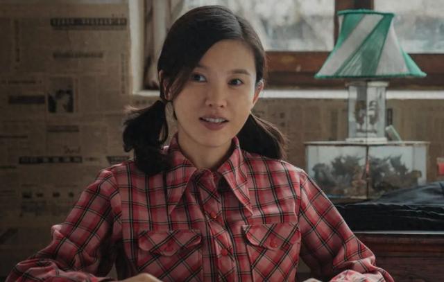 77年姐姐到我面馆打工,客人嫌她笨手笨脚,十年后她成了餐饮女王