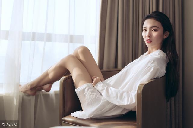 小说:退伍兵王当保镖,美女主动表白,兵王的反应让她害羞脸红