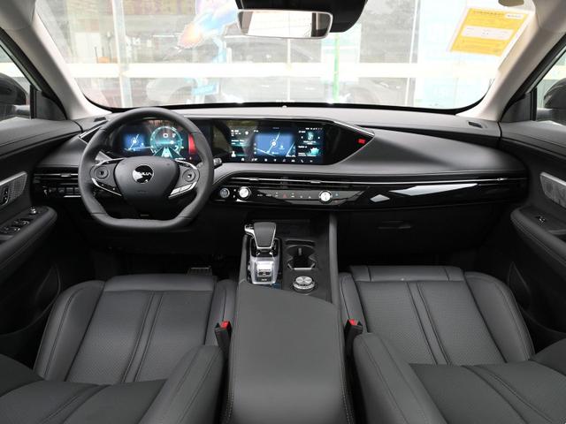 东风与吉利的“碰撞”,同样是混动,皓极VS星越L,谁实力更强?