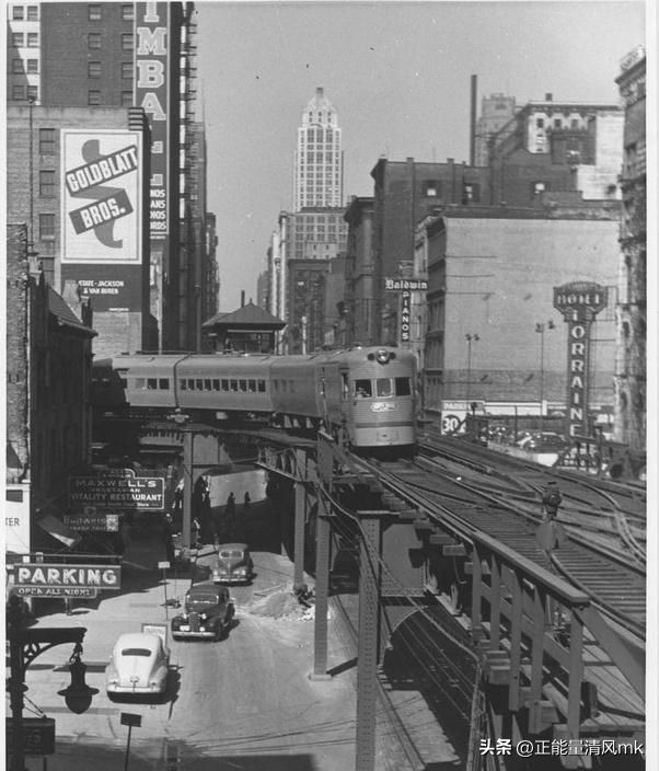 变态的纳粹德国,脱光犹太人女人衣服,集体屠杀!