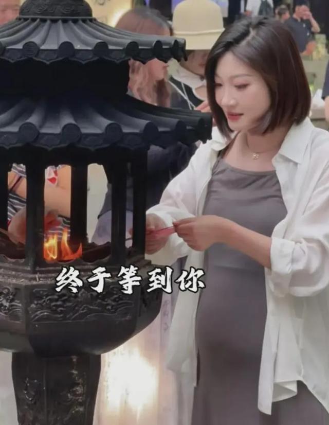 泰国孕妇坠崖案当事人自曝：与丈夫仍未离婚，男方要求赔偿3000万！新生儿还未上户口