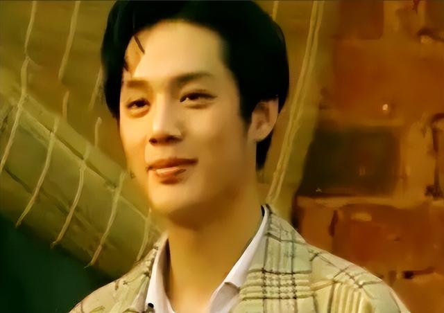 同是王新军儿子，前妻生的和后妻生的一对比，差距太明显了