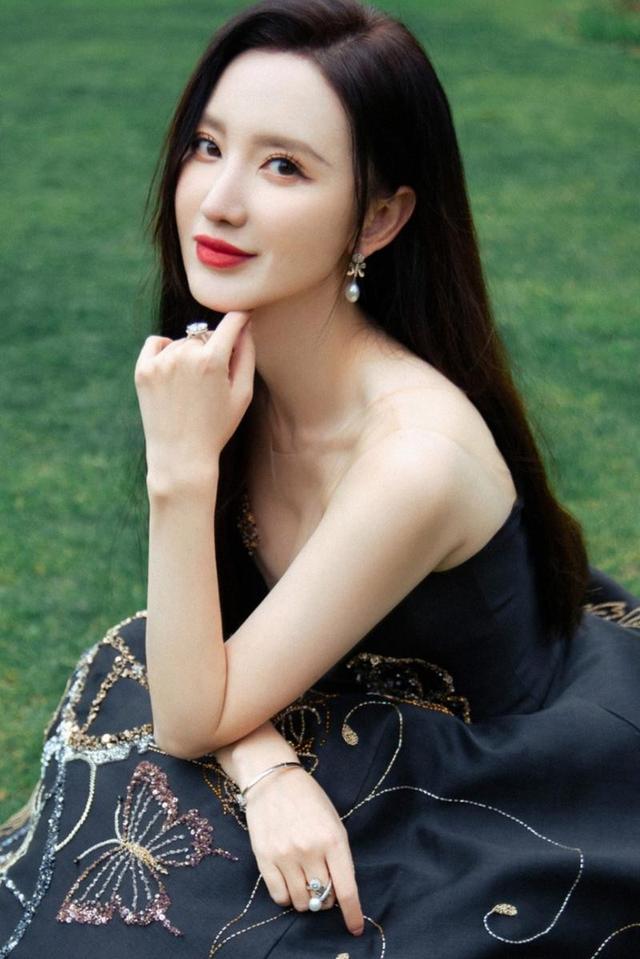 张萌和富豪老公秀恩爱，童话果然是骗人的！现实中霸道总裁不好看